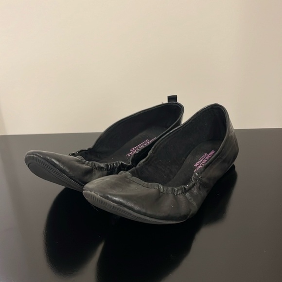 American Eagle Black Leather Flats - Picture 1 of 5